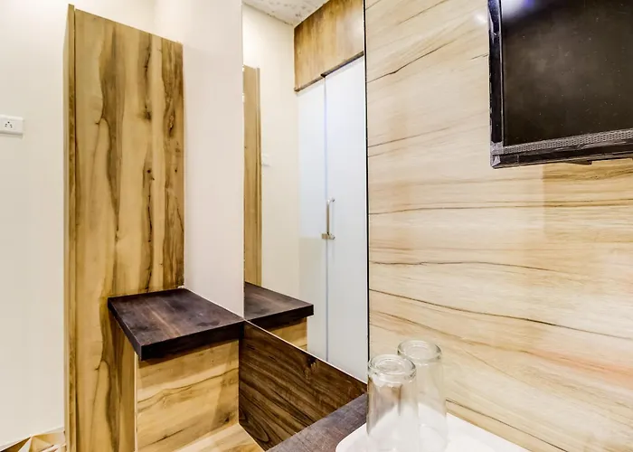 Oyo Flagship Hotel Qubic